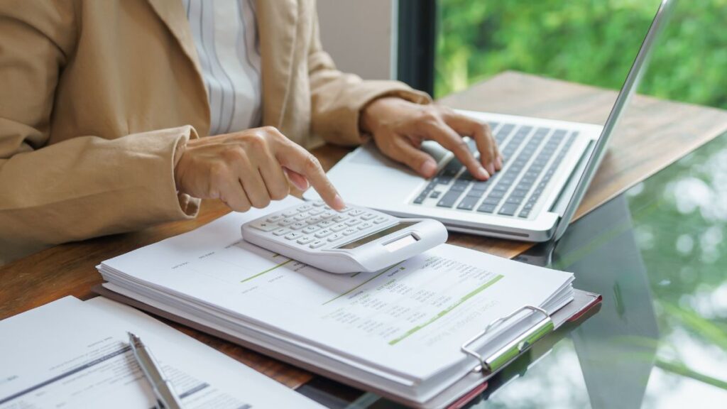 como organizar finanças pessoais