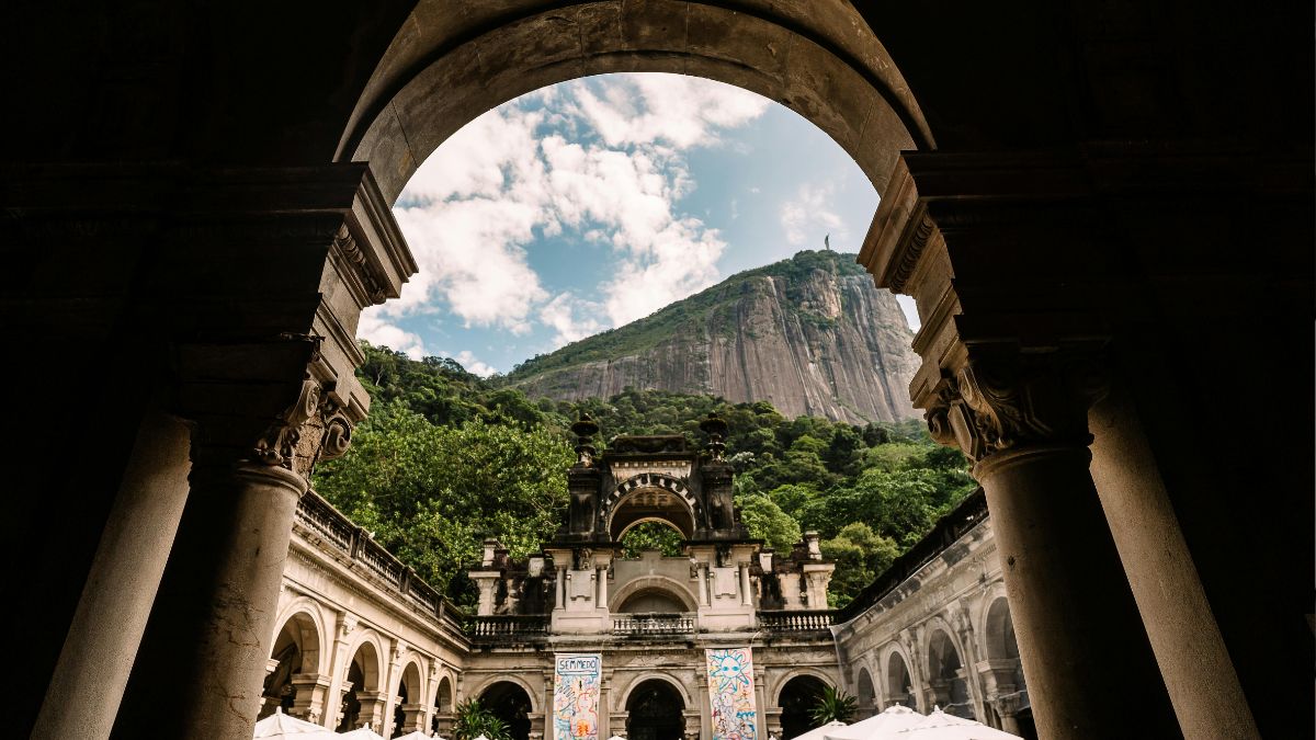 Como planejar uma viagem financeiramente 2026. 1 Como planejar uma viagem financeiramente