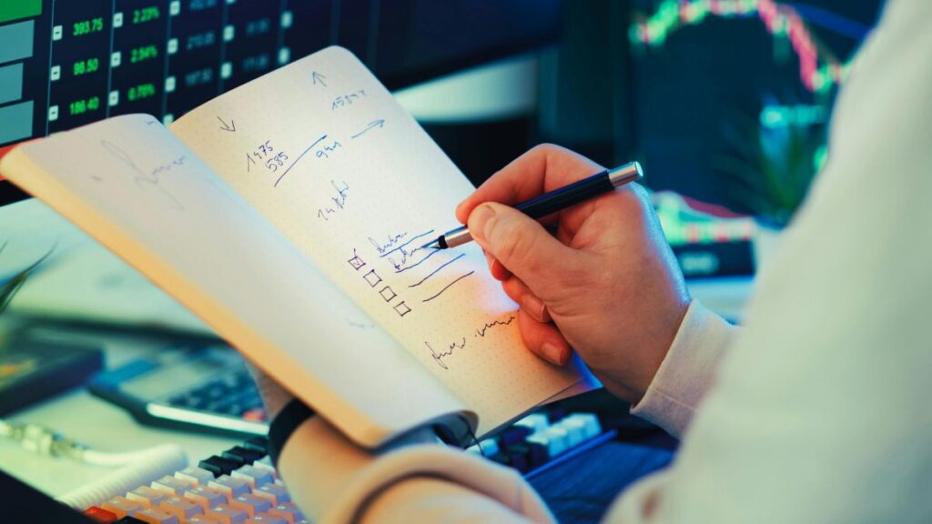 planejamento financeiro revisão investimentos simulador